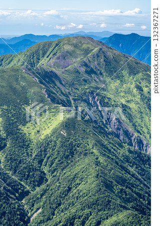 從聖山（前聖山）山頂眺望的上河內山 南阿爾卑斯山的聖山和兔山 132367271