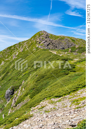 從奧廣岳眺望前廣嶽山頂。攀登南阿爾卑斯山的廣岳和兔岳。 132367275