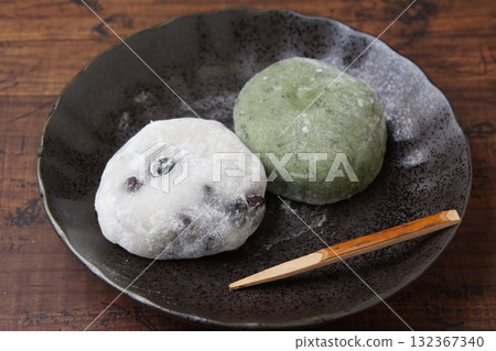 艾草大福麻糬豆大福麻糬 艾草大福麻糬豆大福麻糬 132367340