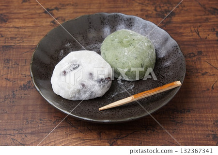 艾草大福麻糬豆大福麻糬 艾草大福麻糬豆大福麻糬 132367341