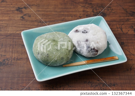 Mugwort Daifuku Mochi and Bean Daifuku Mochi Mugwort Daifuku Mochi and Bean Daifuku Mochi 132367344