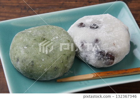 艾草大福麻糬豆大福麻糬 艾草大福麻糬豆大福麻糬 132367346