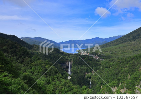 華嚴瀑布和從明智平展望台看到的華嚴瀑佈景色 132367557