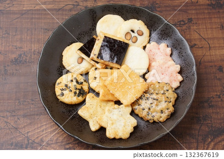 Rice crackers, baked goods 132367619