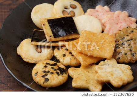 Rice crackers, baked goods 132367620