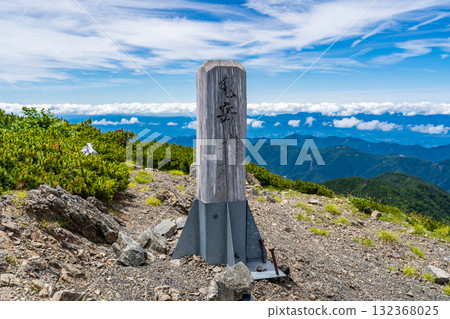 The summit of Usagidake: Hijiri-dake and Usagidake mountain climbing in the Southern Alps 132368025