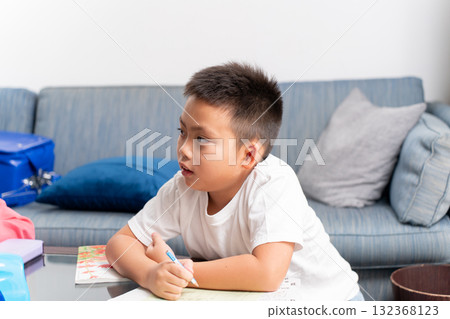 Elementary school boy learning 132368123