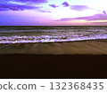 迷人的黃昏、夢幻般的地平線和日落 132368435