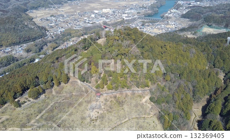 Aerial view of Mino Kanayama Castle, main enclosure and enclosure Aerial view of Mino Kanayama Castle, main enclosure and enclosure 132369405