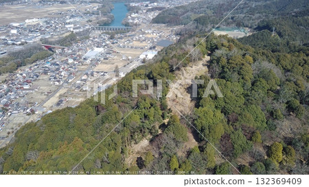 美濃金山城的鳥瞰圖，包括主城牆和圍牆 132369409