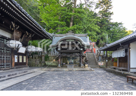 Todaiji Nigatsudo in the morning wrapped in silence Temizuya/Iido Shrine 132369498