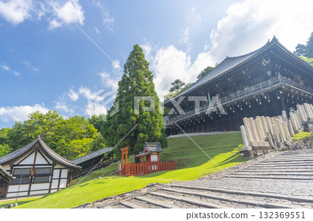 清晨的東大寺二月堂，一片寂靜 132369551