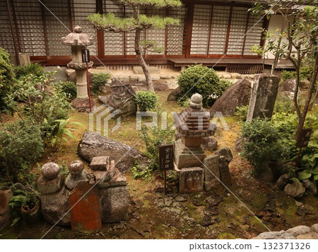 奈良：飛鳥寺（日本最古老的寺廟、大佛等） 132371326