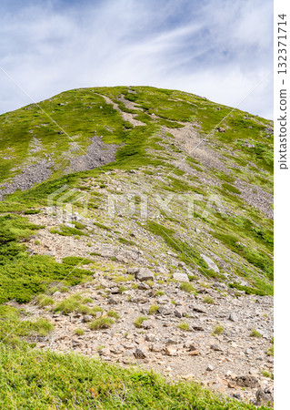 View of Nakamorimaruyama from the Hyakkendo descent point. Climbing Mt. Hijiri and Mt. Usagi in the Southern Alps 132371714