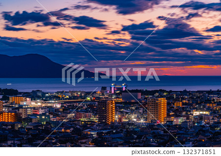 [Shizuoka Prefecture] Night view of Numazu City from Mount Kanuki 132371851