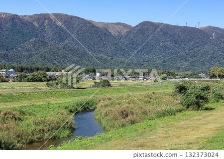 View of the Nosaka Mountains from the Chiuchi River, Takashima City, Shiga Prefecture 132373024
