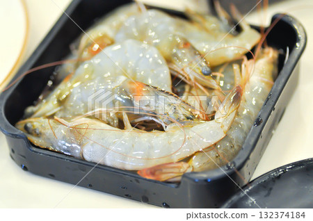 raw prawn, raw shrimp or fresh shrimp 132374184