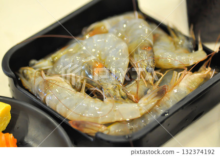 raw prawn, raw shrimp or fresh shrimp raw prawn, raw shrimp or fresh shrimp 132374192