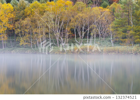 Autumn leaves of Shiga Kogen and Kido pond 132374521