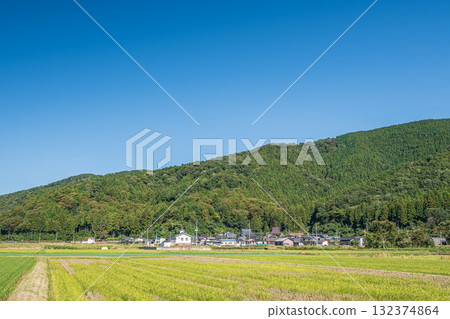 滋賀縣高島市牧野町寧靜的田園風光 滋賀縣高島市牧野町寧靜的田園風光 132374864