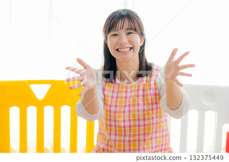 Childminder woman 132375449