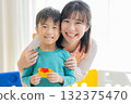 保育老師和幼兒園園長 132375470