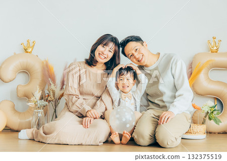 Family celebrating birthday 132375519