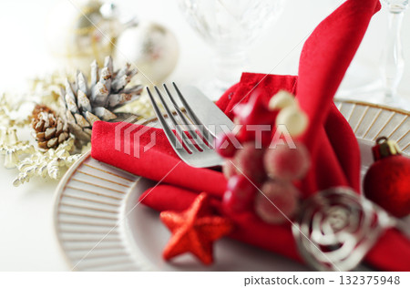 Christmas table coordination image 132375948
