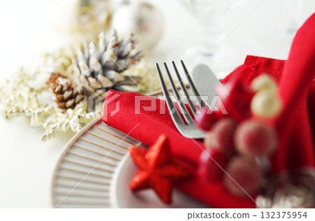 Christmas table coordination image 132375954