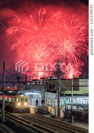 Higashi Ward Fireworks Festival and Nishitetsu 600 Series Train (Nishi-Nippon Railroad) Higashi Ward Fireworks Festival and Nishitetsu 600 Series Train (Nishi-Nippon Railroad) 132376032