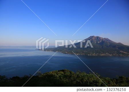 櫻島和鹿兒島灣內灣的景色 櫻島和鹿兒島灣內灣的景色 132376258