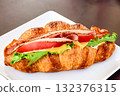 Croissant sandwich 132376315