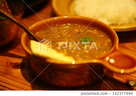 Hamburger Sun 132377894