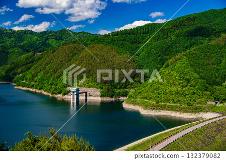 從柳澤嶺公園看奧木曾湖 132379082