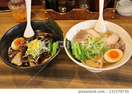 Black soy sauce ramen and white soy sauce ramen in Ginza, Tokyo 132379730