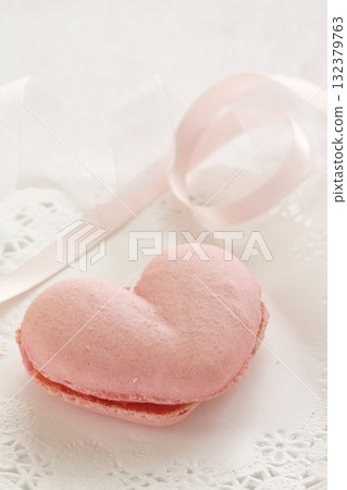 Heart-shaped Monaka Heart-shaped Monaka 132379763