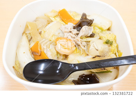 Delicious Chinese bowl lunch Delicious Chinese bowl lunch 132381722