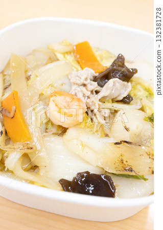 美味的中國碗午餐 132381728