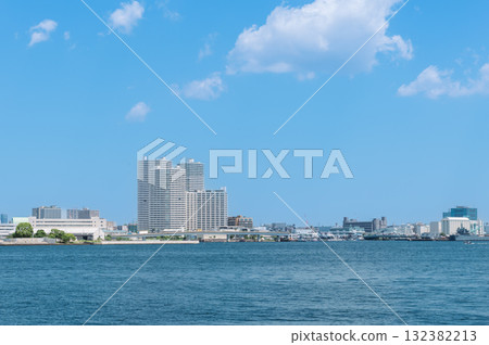 Yokohama Bay Area High-rise apartment complex Yokohama Minato Mirai MM21 district 132382213