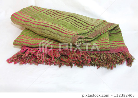 Green blanket throw Green blanket throw 132382403