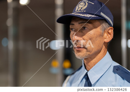 Security guard, guard, senior man 132386426