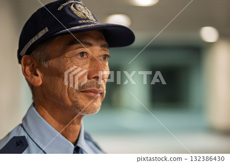 Security guard, guard, senior man Security guard, guard, senior man 132386430