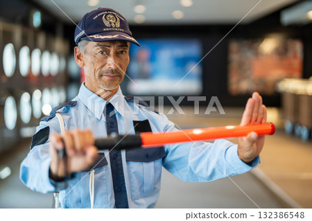 保安,老人 保安,老人 132386548