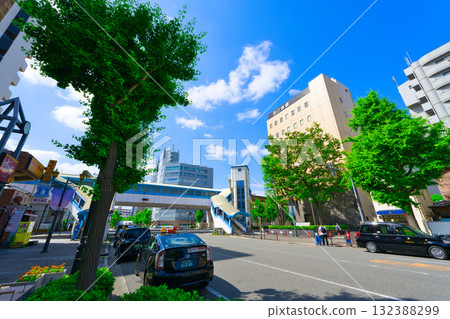 [Osaka Prefecture] Walking tour from Osakako Station to Kaiyukan Aquarium on a holiday in June 132388299