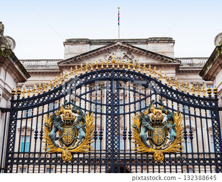 London Buckingham Palace front gate London Buckingham Palace front gate 132388645