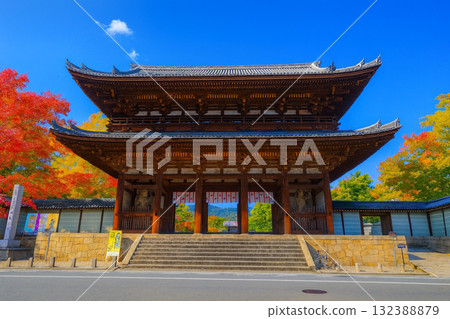 仁和寺、仁王門、紅葉 仁和寺、仁王門、紅葉 132388879