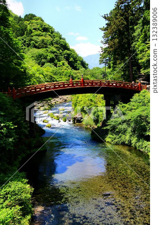 初夏，日光清澈的溪流……水量充沛的大谷川、新橋、二荒山神社 132389006