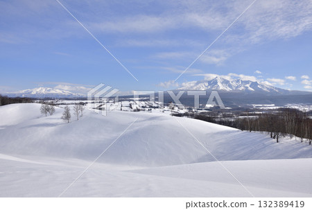 二月從星風之丘看到的斜里山 二月從星風之丘看到的斜里山 132389419