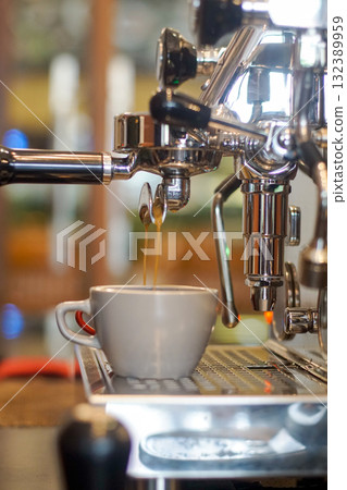 barista, coffee shop, cafe 132389959