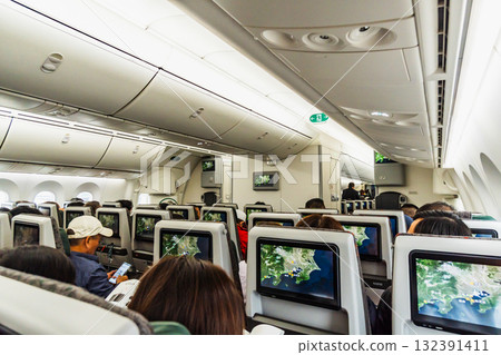 飛往台北的飛機內部圖片 飛往台北的飛機內部圖片 132391411